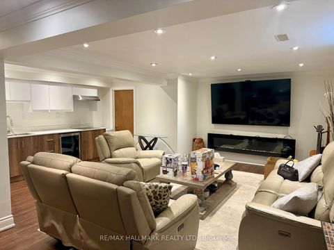 Photo 10 at 220 Tonner Crescent, Bayview Northeast, Aurora