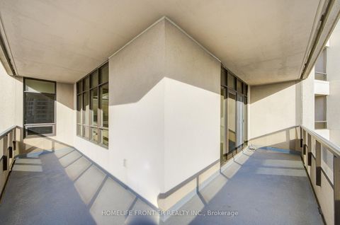 Photo 32 at 511 - 9235 Jane Street, Maple, Vaughan