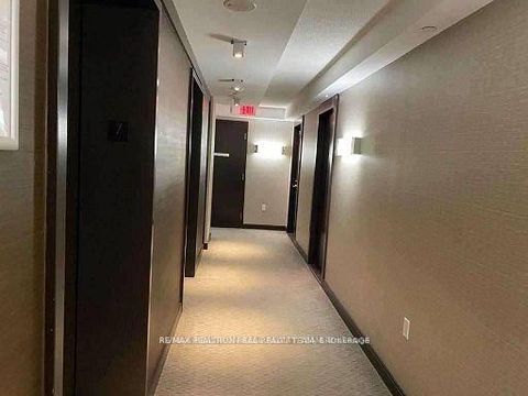 Photo 10 at 706 - 9 Valhalla Inn Road, City Centre West, Toronto