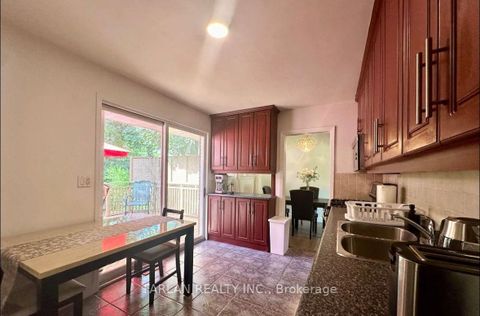 Photo 8 at 38 LAKE Avenue, Oak Ridges Lake Wilcox, Richmond Hill