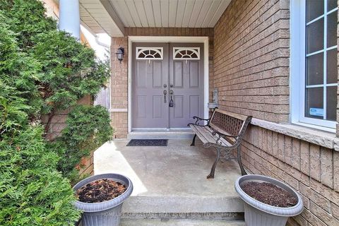 Photo 2 at 29 Emmitt Road, Maple, Vaughan