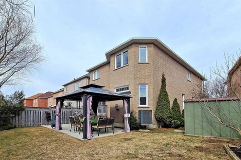 Photo 4 at 29 Emmitt Road, Maple, Vaughan
