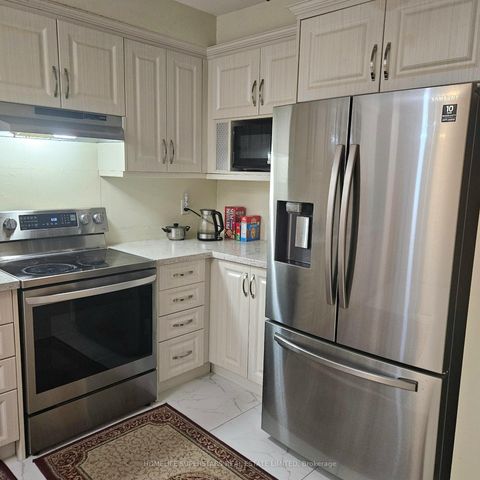 Photo 6 at 29 Emmitt Road, Maple, Vaughan