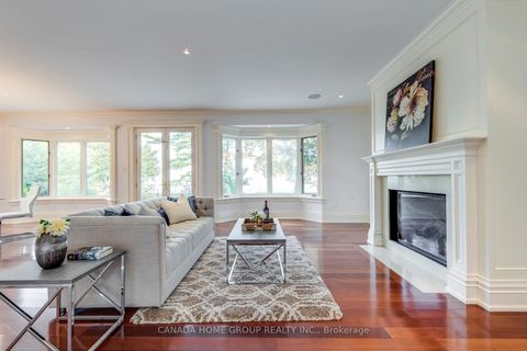 Photo 12 at 21 Ennisclare Drive E, MO Morrison, Oakville