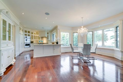 Photo 13 at 21 Ennisclare Drive E, MO Morrison, Oakville