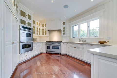 Photo 16 at 21 Ennisclare Drive E, MO Morrison, Oakville