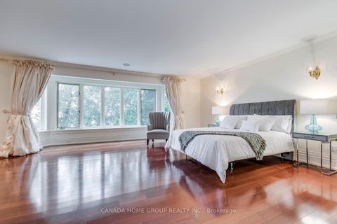 Photo 18 at 21 Ennisclare Drive E, MO Morrison, Oakville