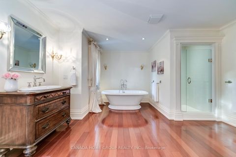 Photo 20 at 21 Ennisclare Drive E, MO Morrison, Oakville