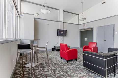 Photo 4 at 401 - 555 Yonge Street, Yonge Corridor, Toronto