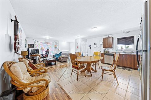 Photo 11 at 102 Henry Street, Wellington, Barrie