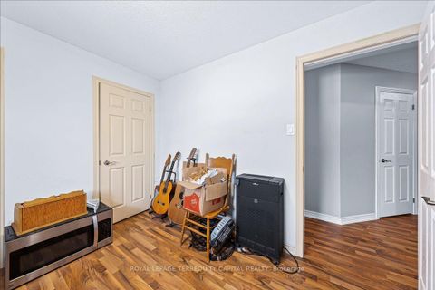 Photo 19 at 102 Henry Street, Wellington, Barrie