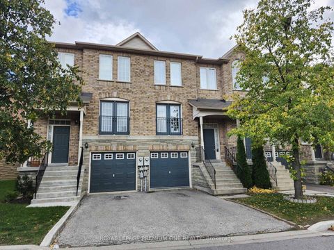 Photo 1 at 31 - 19 Foxchase Avenue, East Woodbridge, Vaughan