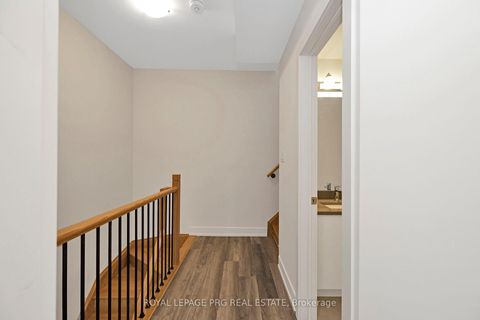 Photo 9 at 9 - 12860 Yonge Street, Oak Ridges, Richmond Hill