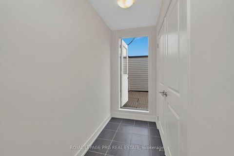 Photo 16 at 9 - 12860 Yonge Street, Oak Ridges, Richmond Hill