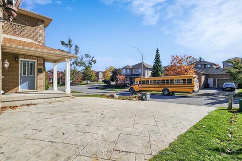 Photo 2 at 46 Watson Drive, East Bayfield, Barrie