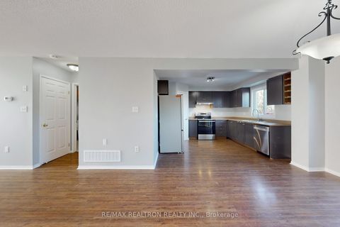 Photo 12 at 46 Watson Drive, East Bayfield, Barrie