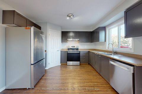 Photo 15 at 46 Watson Drive, East Bayfield, Barrie