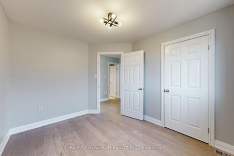 Photo 32 at 46 Watson Drive, East Bayfield, Barrie