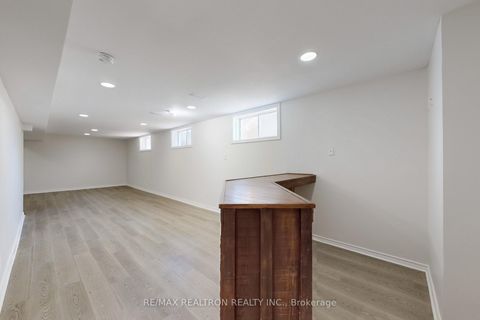 Photo 35 at 46 Watson Drive, East Bayfield, Barrie