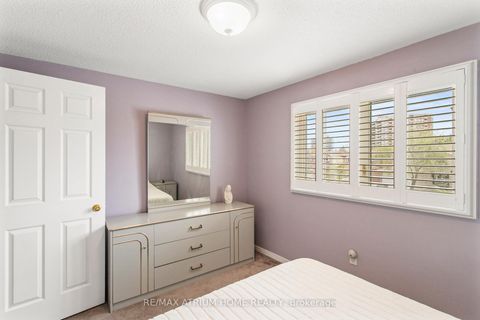 Photo 32 at 9 Constellation Crescent, Observatory, Richmond Hill