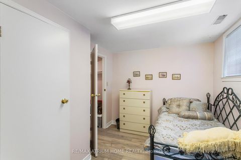 Photo 37 at 9 Constellation Crescent, Observatory, Richmond Hill