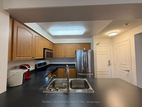 Photo 9 at 712 - 350 Red Maple Road, Langstaff, Richmond Hill