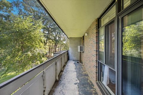 Photo 9 at 5-209 - 50 Old Kingston Road, West Hill, Toronto