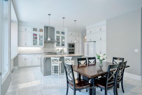 Photo 10 at 39 Cairns Gate, King City, King