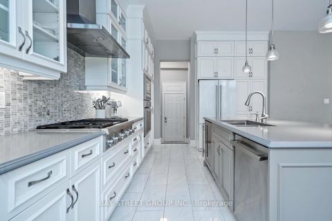 Photo 14 at 39 Cairns Gate, King City, King