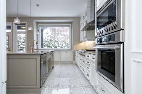 Photo 15 at 39 Cairns Gate, King City, King