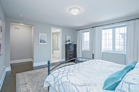 Photo 23 at 39 Cairns Gate, King City, King