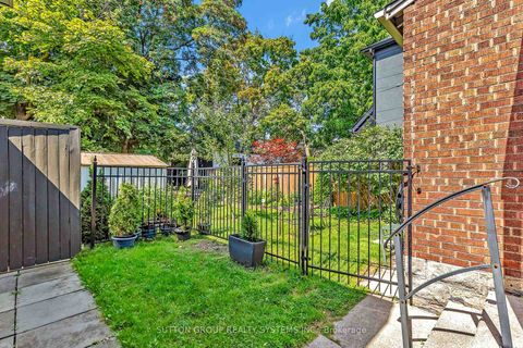Photo 2 at 36 Hadley Road, Mount Pleasant East, Toronto