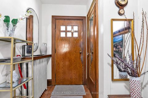 Photo 3 at 36 Hadley Road, Mount Pleasant East, Toronto