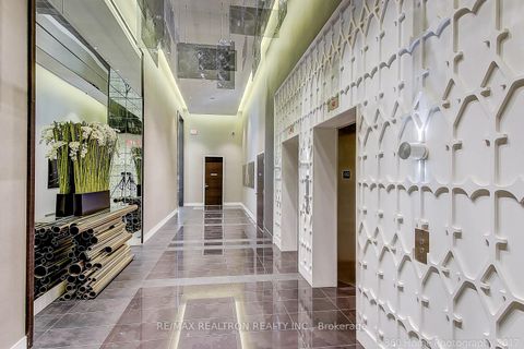 Photo 1 at 105 - 32 Davenport Road, Annex, Toronto