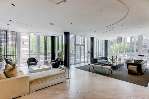 Photo 2 at 105 - 32 Davenport Road, Annex, Toronto