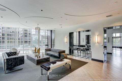 Photo 3 at 105 - 32 Davenport Road, Annex, Toronto