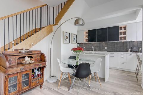 Photo 10 at 105 - 32 Davenport Road, Annex, Toronto