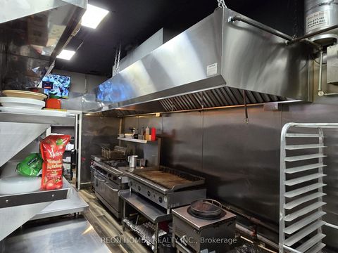 Photo 4 at 7 - 1071 Danforth Road, Eglinton East, Toronto