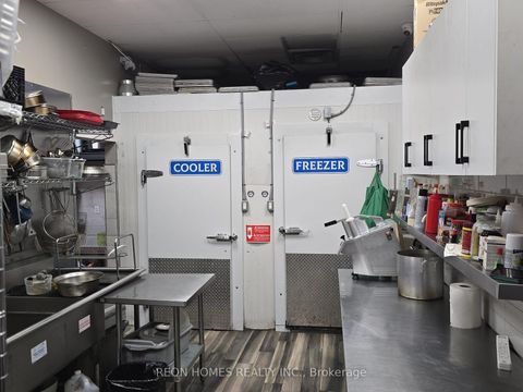 Photo 5 at 7 - 1071 Danforth Road, Eglinton East, Toronto