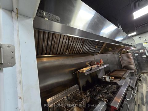 Photo 6 at 7 - 1071 Danforth Road, Eglinton East, Toronto