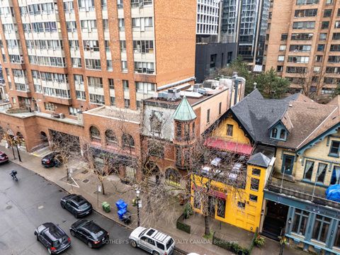 Photo 2 at 31 Elm Street, Bay Street Corridor, Toronto