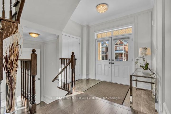 Photo 4 at 353 Moody Drive, Kleinburg, Vaughan