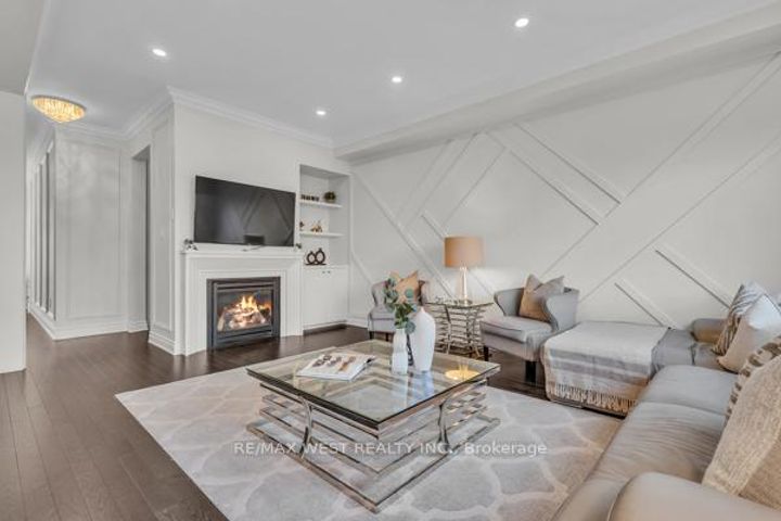 Photo 8 at 353 Moody Drive, Kleinburg, Vaughan