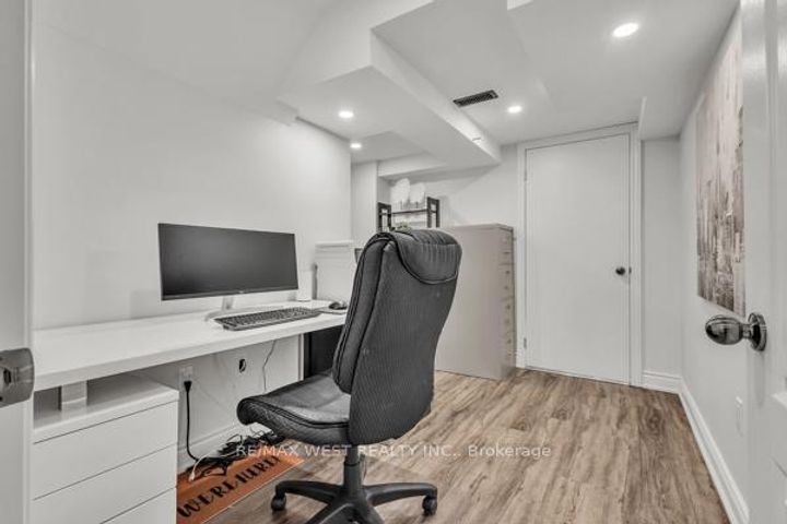 Photo 34 at 353 Moody Drive, Kleinburg, Vaughan