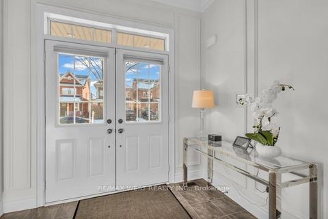 Photo 3 at 353 Moody Drive, Kleinburg, Vaughan