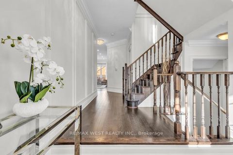 Photo 5 at 353 Moody Drive, Kleinburg, Vaughan