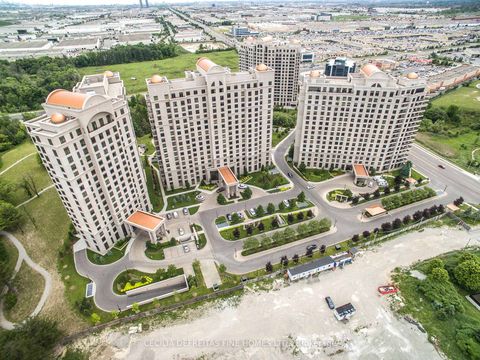 Photo 4 at 1616 - 9225 Jane Street, Maple, Vaughan