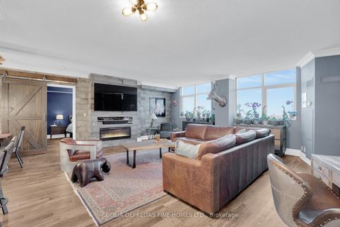 Photo 7 at 1616 - 9225 Jane Street, Maple, Vaughan