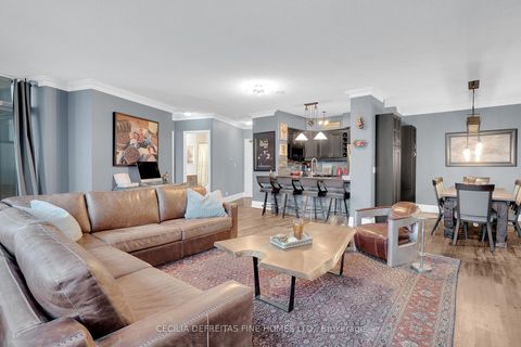 Photo 8 at 1616 - 9225 Jane Street, Maple, Vaughan