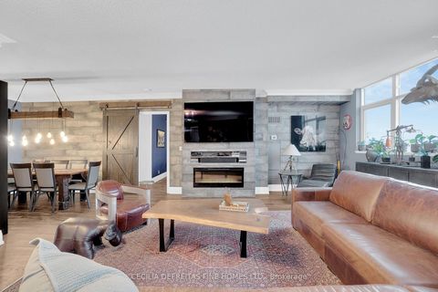 Photo 12 at 1616 - 9225 Jane Street, Maple, Vaughan